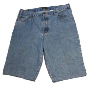 𝅺eddie Bauer reconditioned shorts, size 38, cut off in shorts.